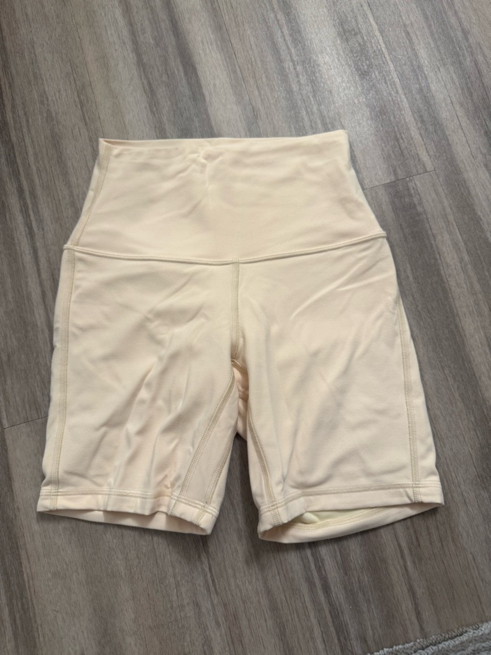buttercream align shorts